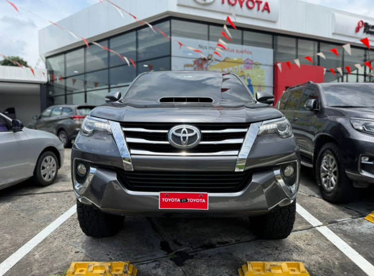 Toyota Fortuner 2017 Full Extras